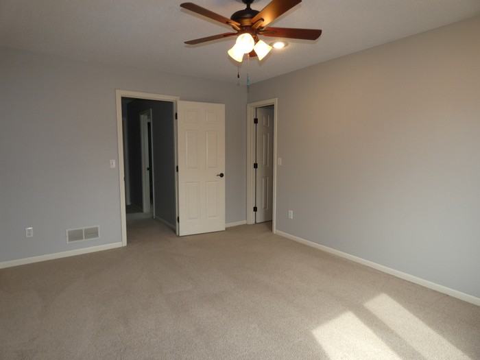 8212 N Revere Ct - Photo 3 of 23