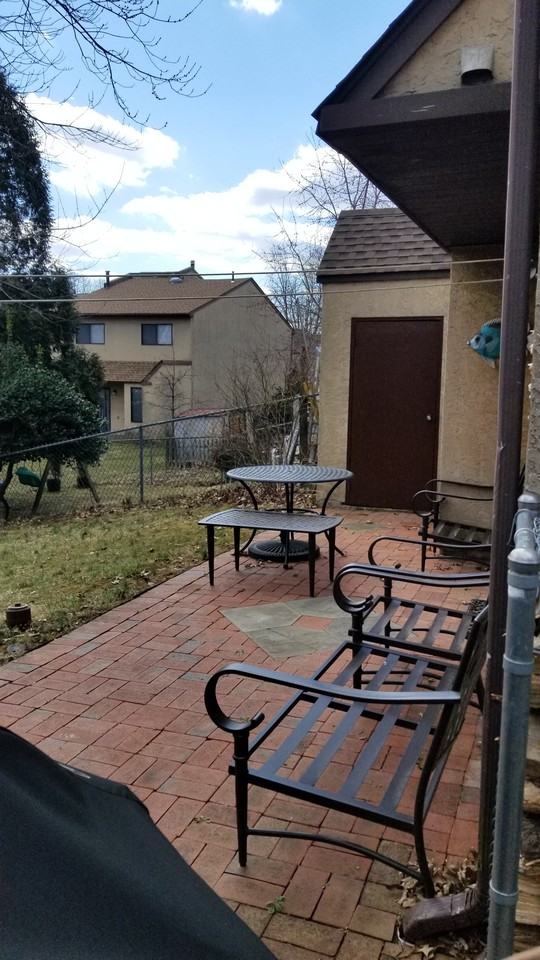 2240 Lisa Dr - Photo 2 of 43