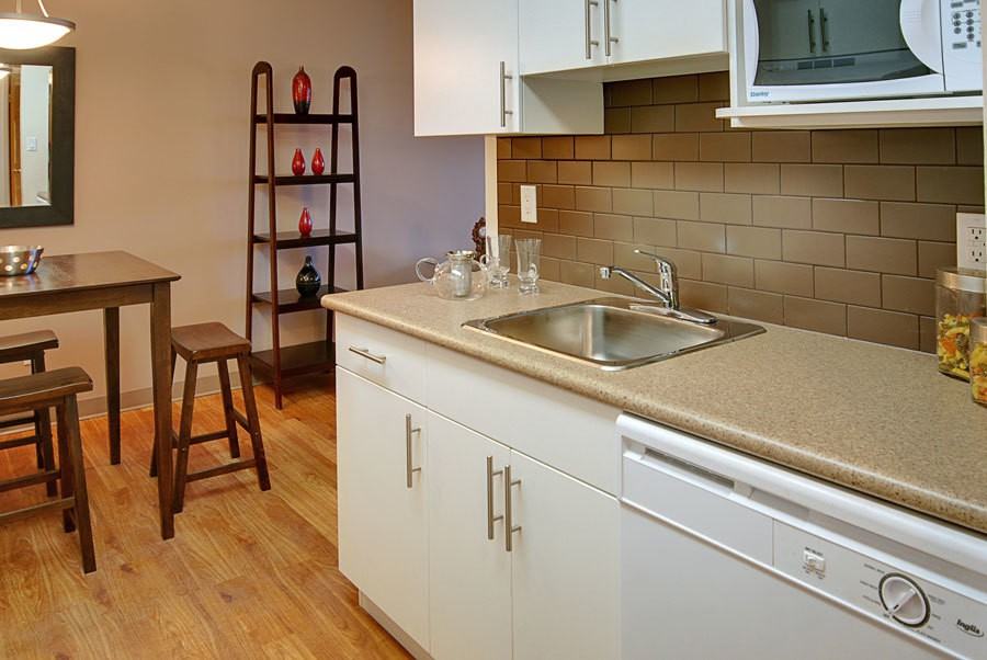 Killarney Place 66 Killarney Ave, Winnipeg, MB R3T 3Z7 Apartment