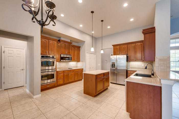 929 Cavan Dr - Photo 2 of 17