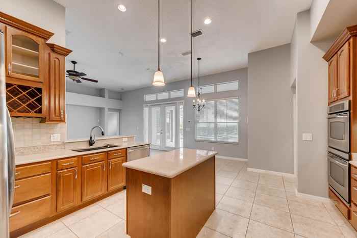 929 Cavan Dr - Photo 3 of 17