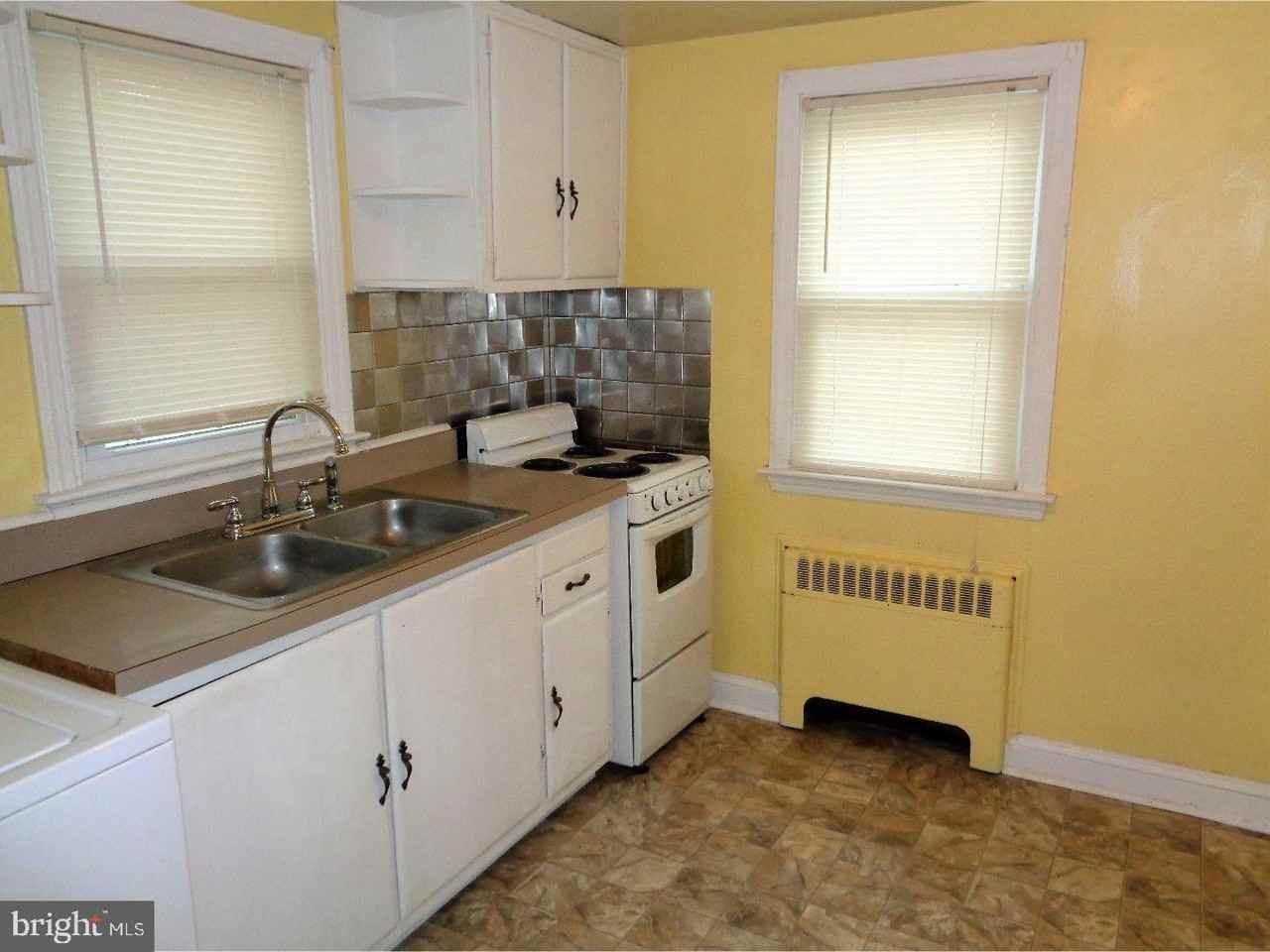 42 Lee St - Photo 3 of 13