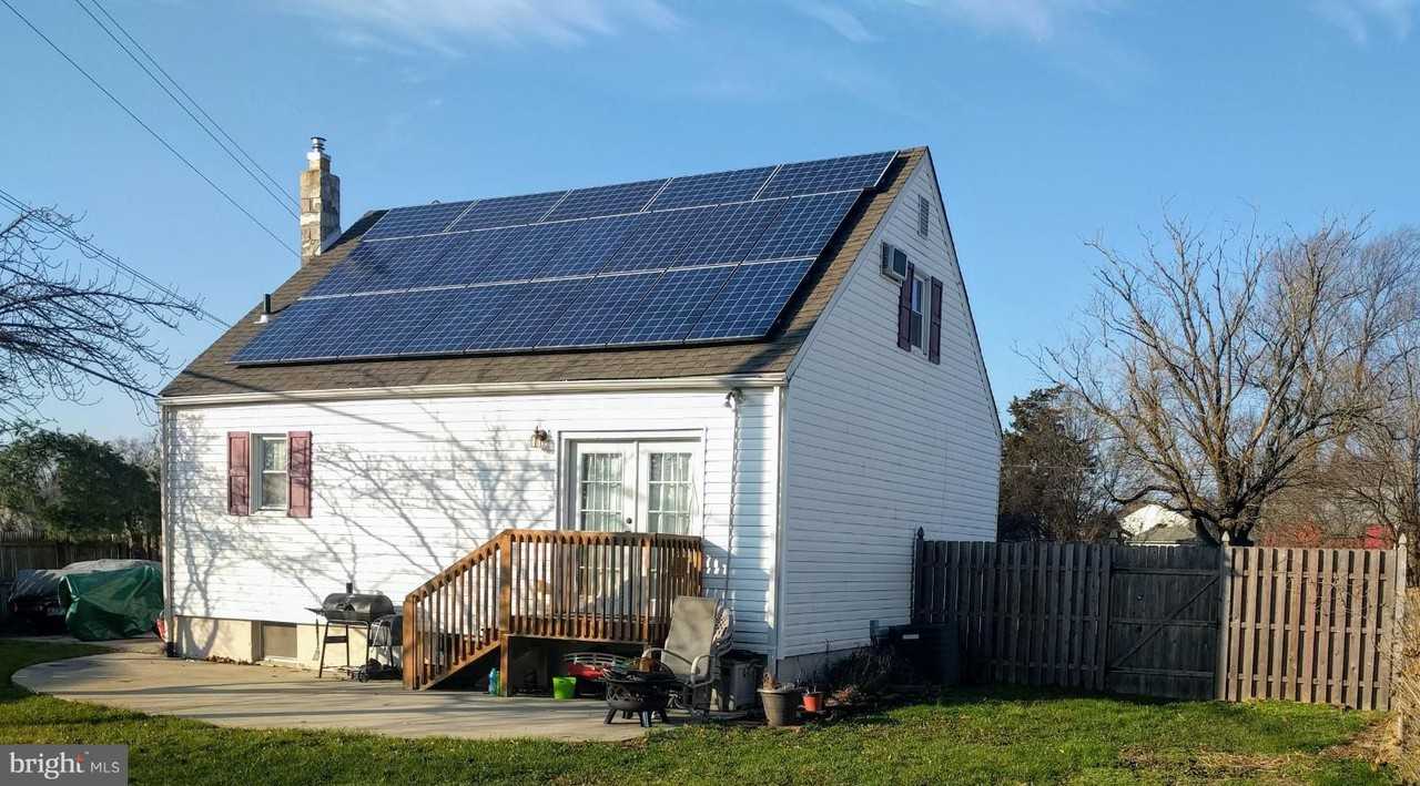 102 Jefferson Ave - Photo 2 of 21