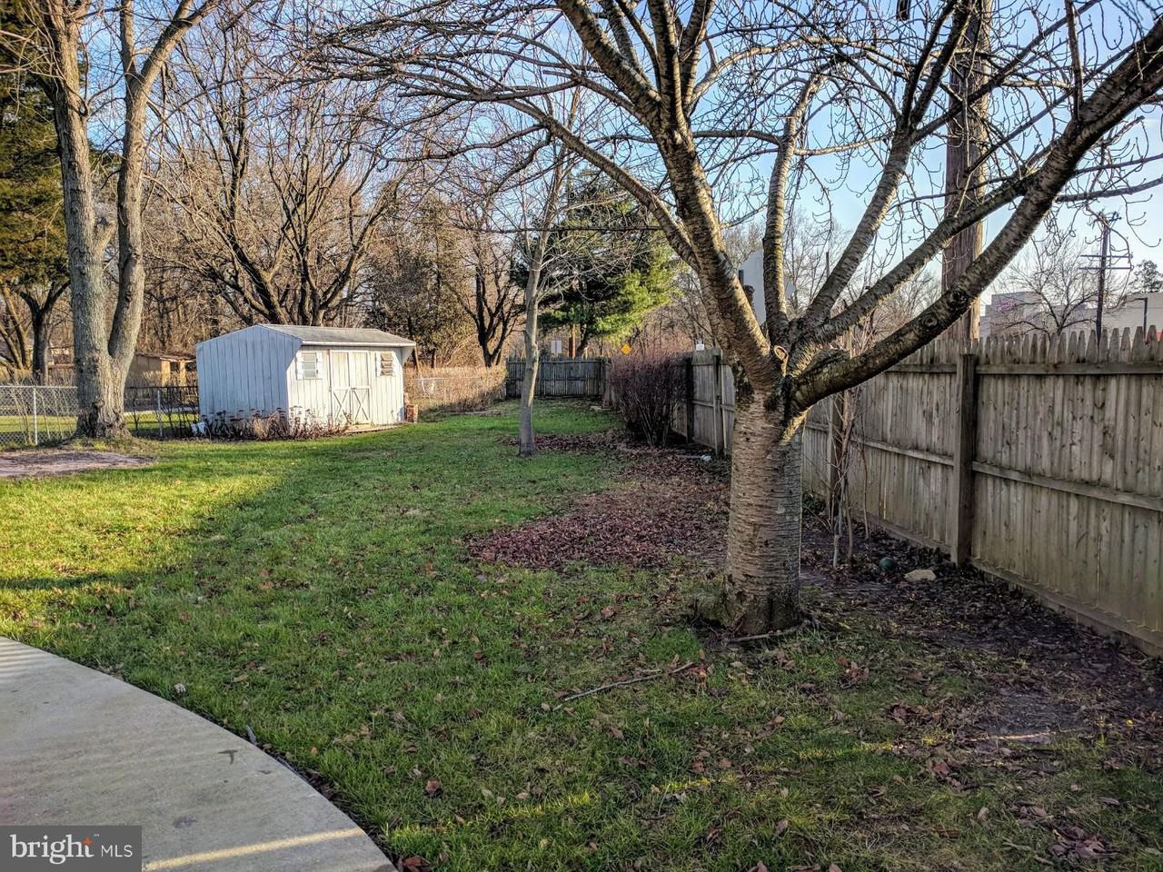 102 Jefferson Ave - Photo 3 of 21