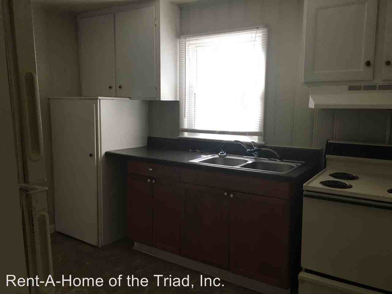 1701 Willow Rd - Photo 3 of 6