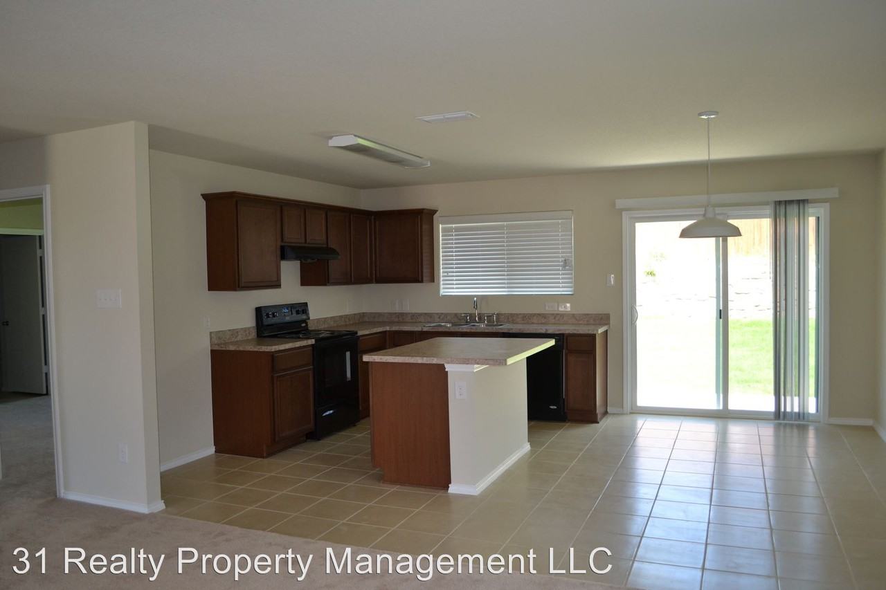 1429 Raven Dr W - Photo 3 of 11