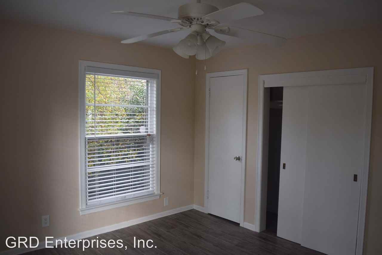 3300 NW 43rd St - Photo 2 of 5