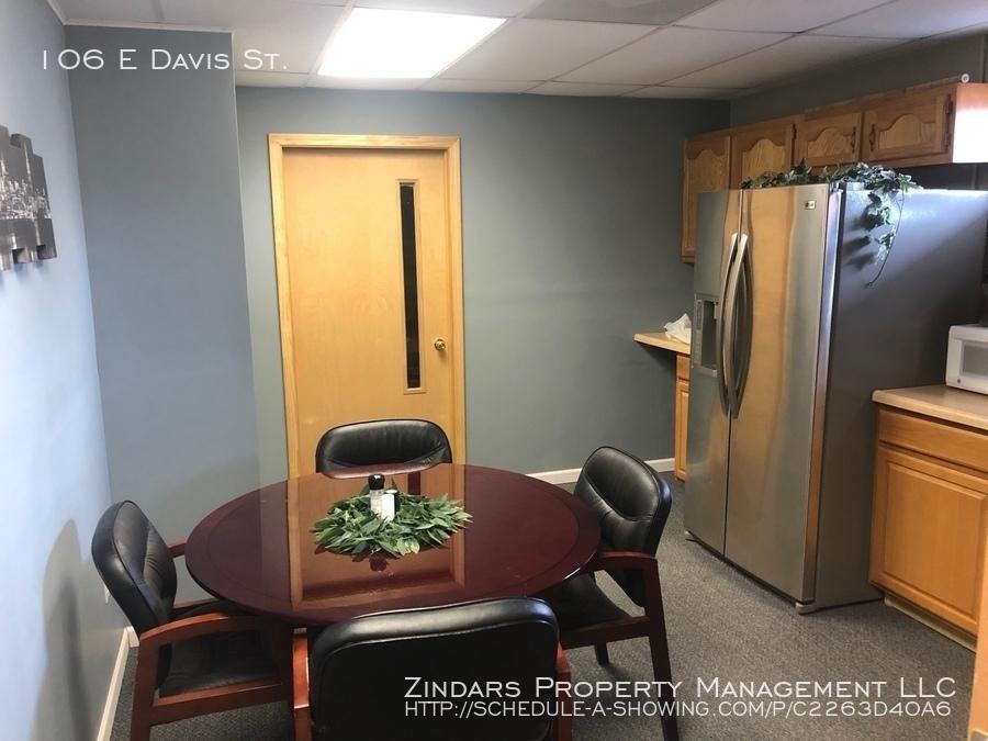 106 W Davis St - Photo 3 of 7