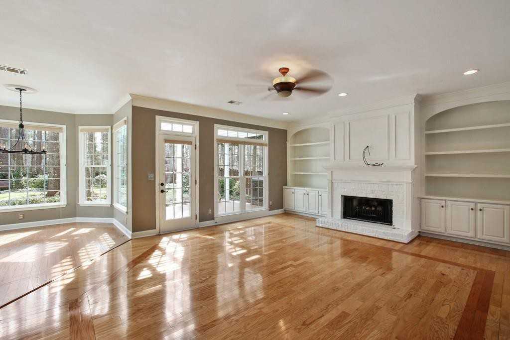4910 Wimborne Ct - Photo 3 of 15