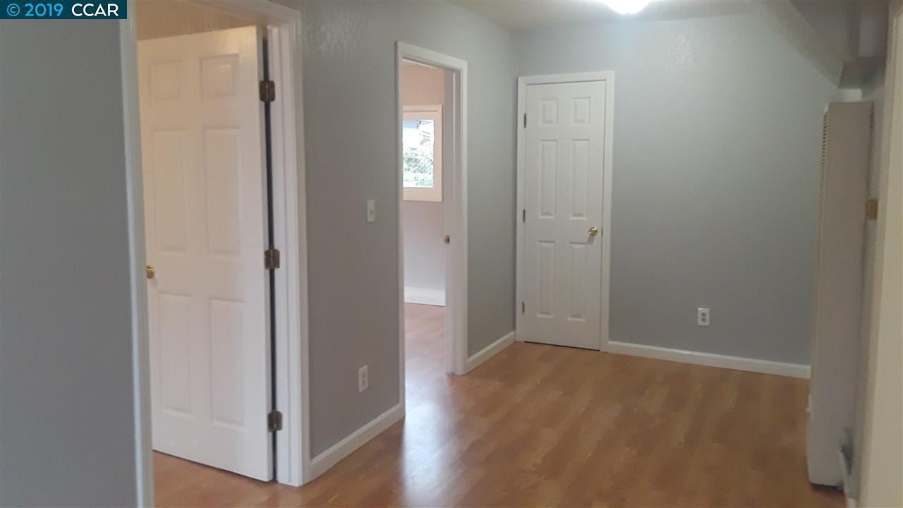 943 Mountain View Dr - Photo 2 of 5