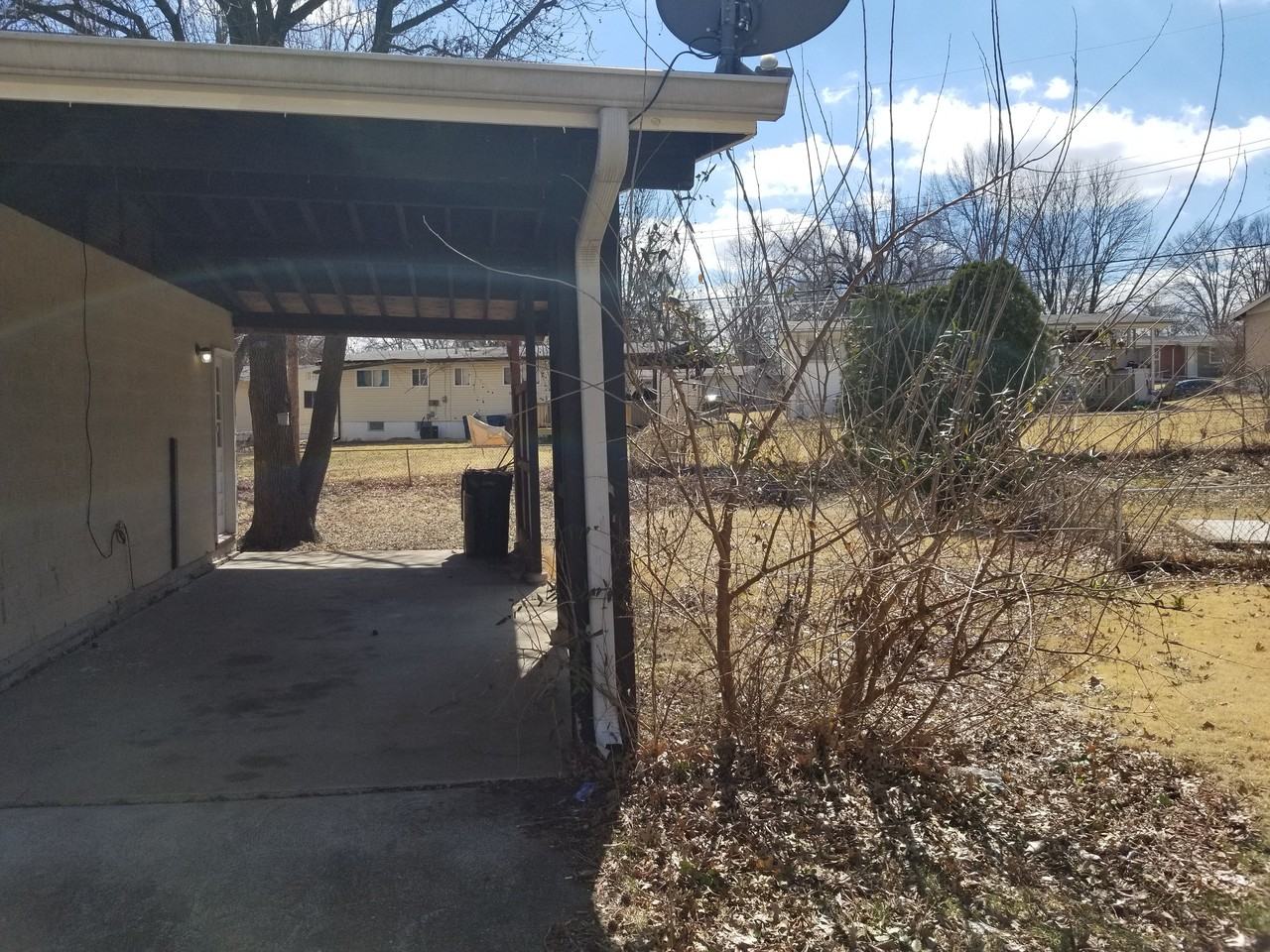 10249 Dacey Ct - Photo 2 of 14