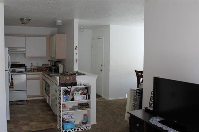 377 Morningside Dr - Photo 5 of 7