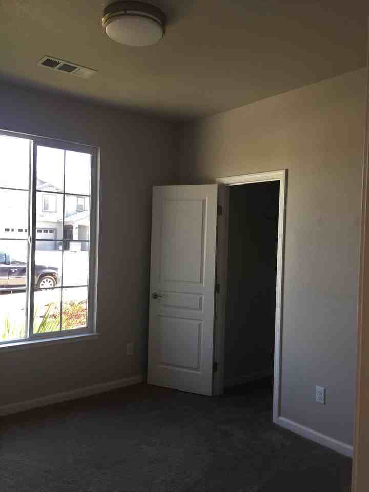 2951 Grand Oak Ct - Photo 3 of 8