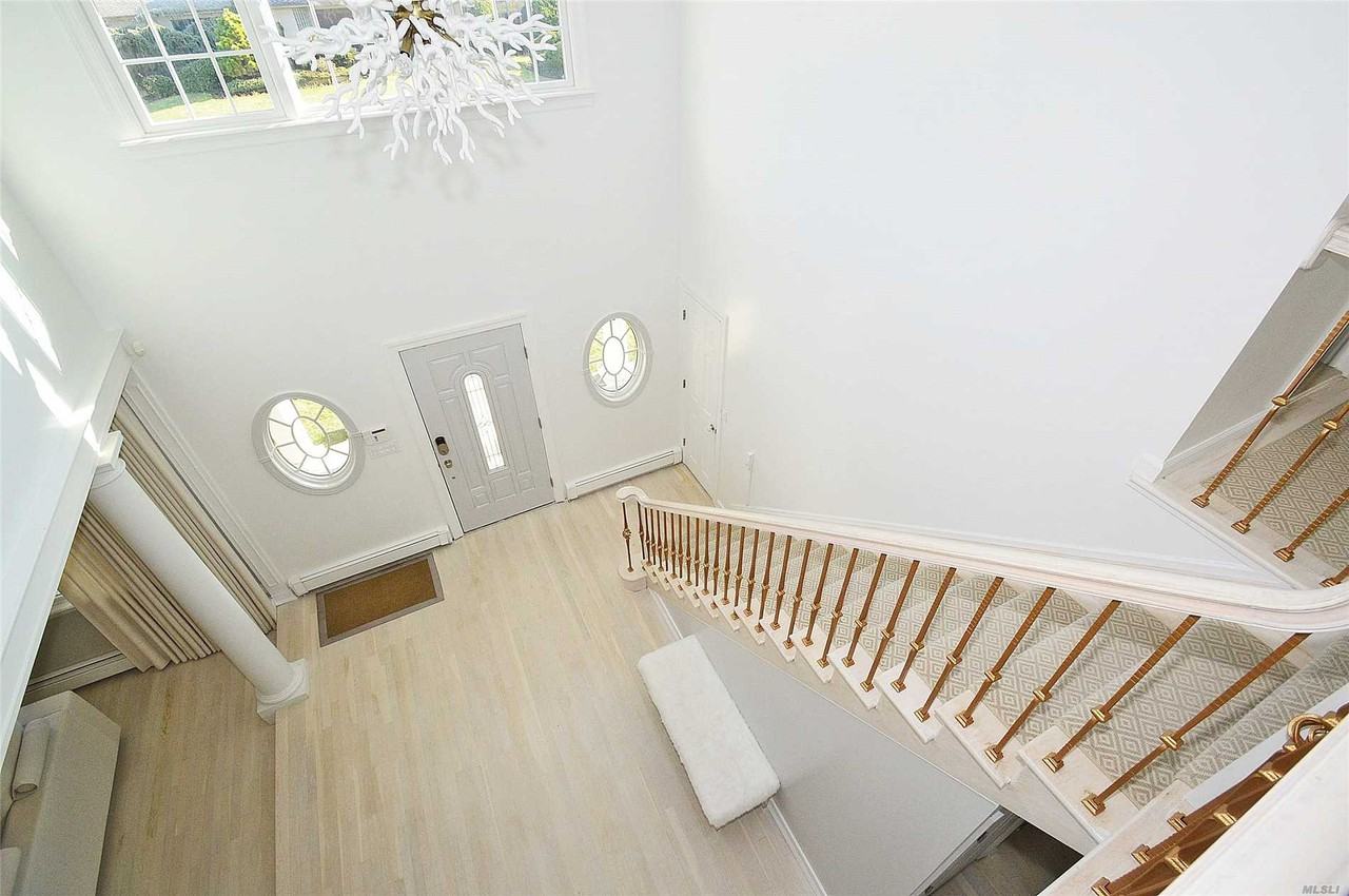 29 Dutchess Blvd - Photo 3 of 19