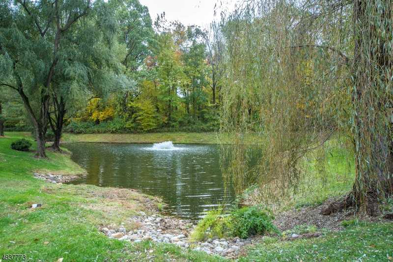 12 Sherwood Dr - Photo 2 of 23