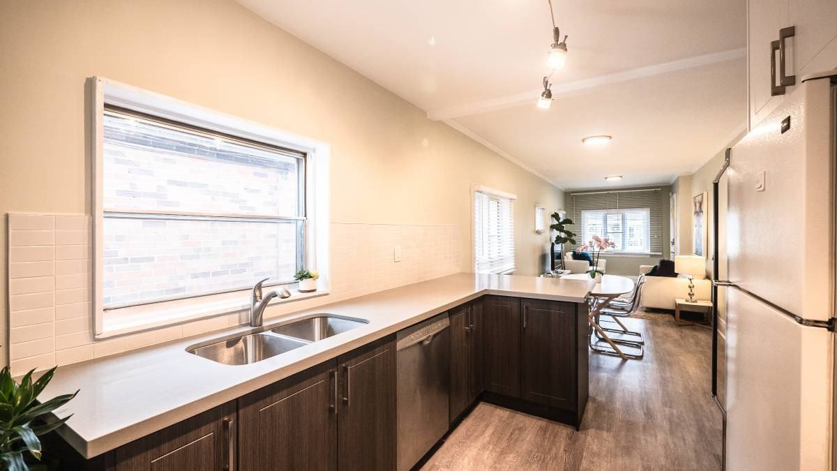 128 Lambton Avenue - Photo 2 of 12