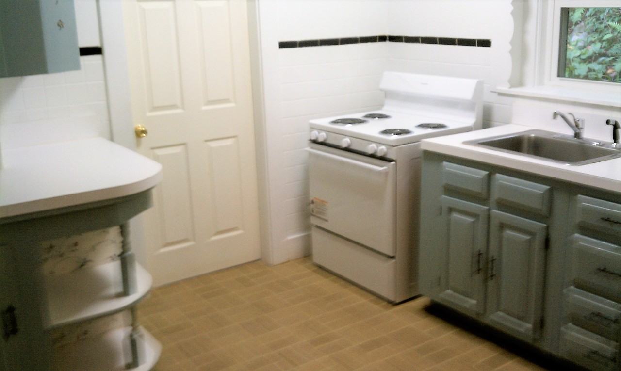 137 Villa Street - Photo 2 of 7