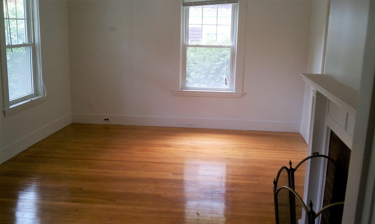 137 Villa Street - Photo 3 of 7