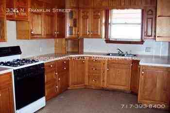 336 N Franklin St - Photo 2 of 3