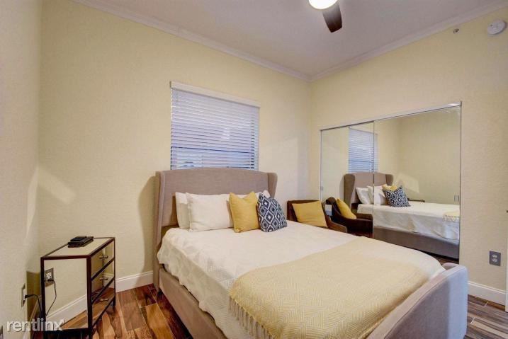 1640 Presidential Way - Photo 2 of 20