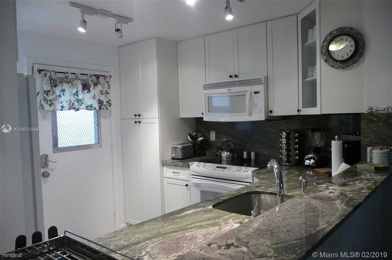 3551 NE 169th St - Photo 3 of 9