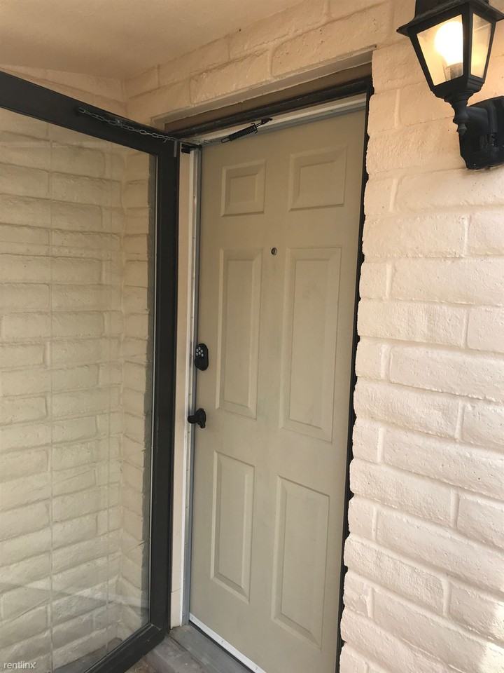 1812 Mountain Shadow Dr - Photo 2 of 13