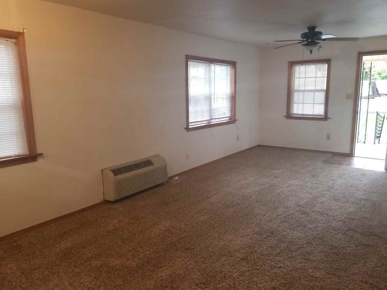 1315 W Taylor St - Photo 3 of 7