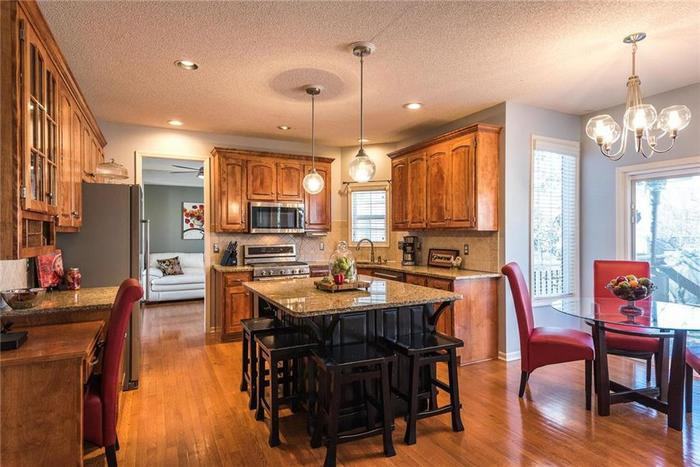 9718 Prairie Creek Rd - Photo 3 of 9