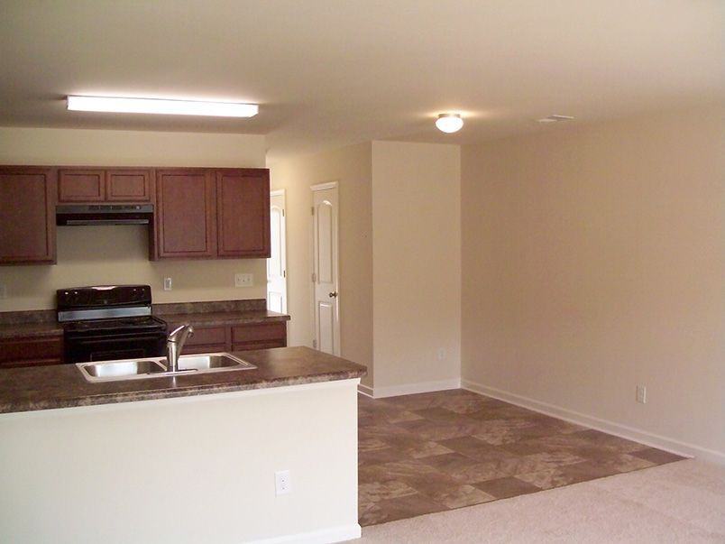 236 Sidney Lanier Ave - Photo 3 of 24