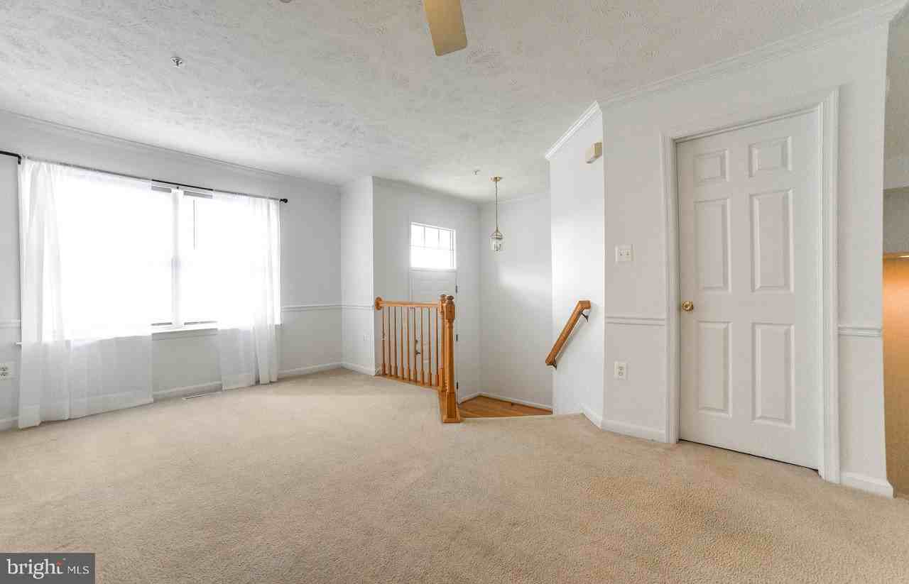 13416 Stowaway Ct - Photo 2 of 18