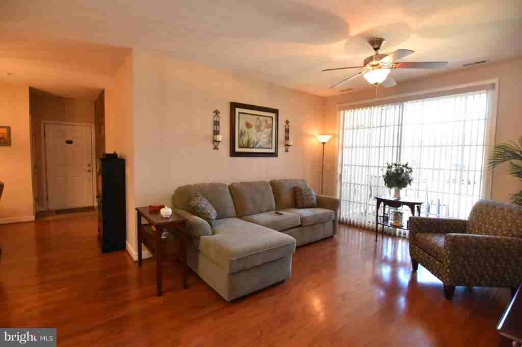 41810 Eastwick Ln - Photo 3 of 28