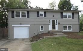 8322 Fort Hunt Rd - Photo 2 of 18