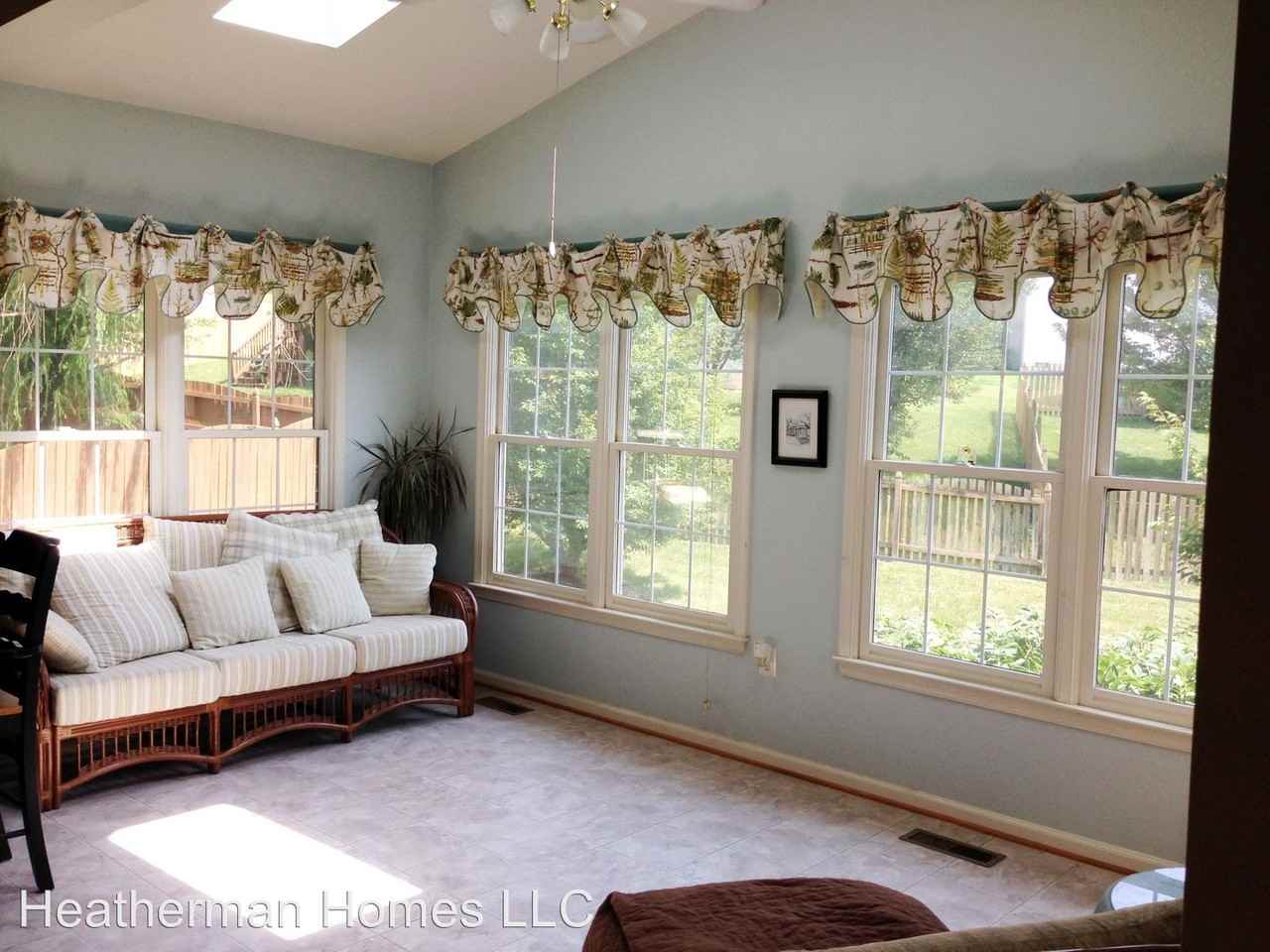 11 Thames Ct - Photo 2 of 12