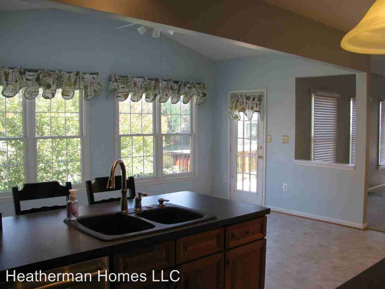 11 Thames Ct - Photo 3 of 12