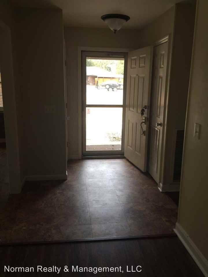 590 Cross Creek Dr - Photo 2 of 10