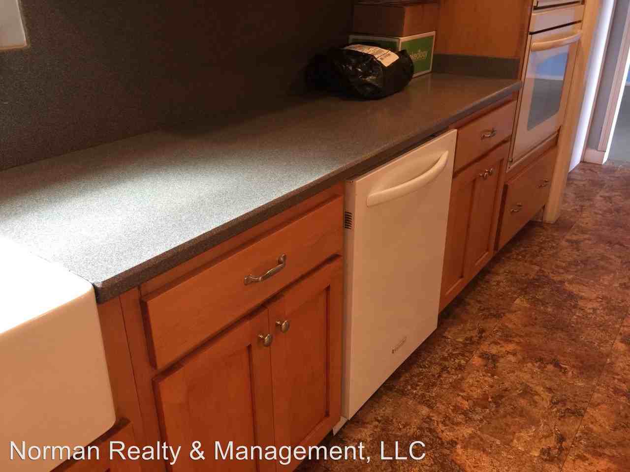 590 Cross Creek Dr - Photo 3 of 10