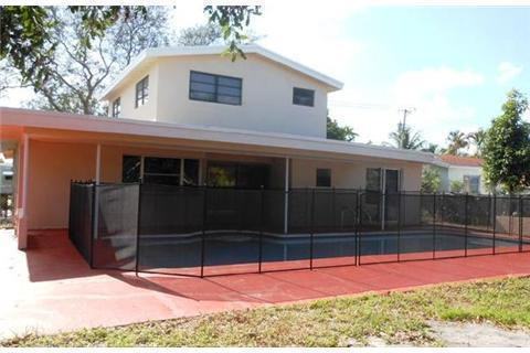 3451 NW 37th St - Photo 3 of 3