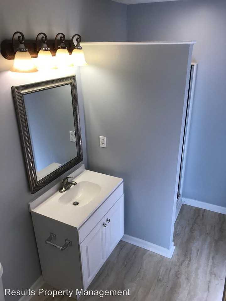 435 Hampton Green Dr - Photo 3 of 7