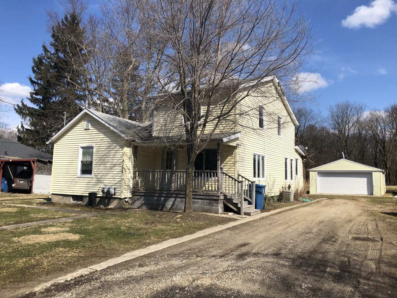 1316 Baker Dr - Photo 2 of 20