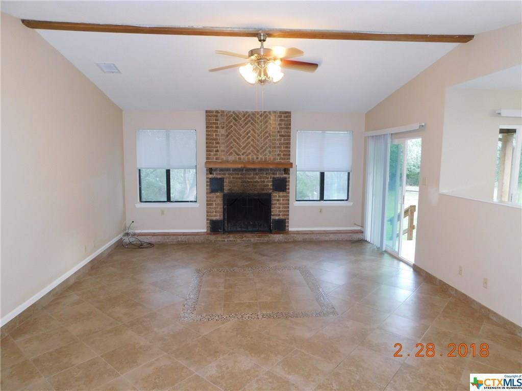 631 Lorne Rd - Photo 2 of 14