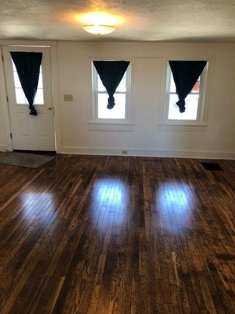 6 Market St - Photo 2 of 9