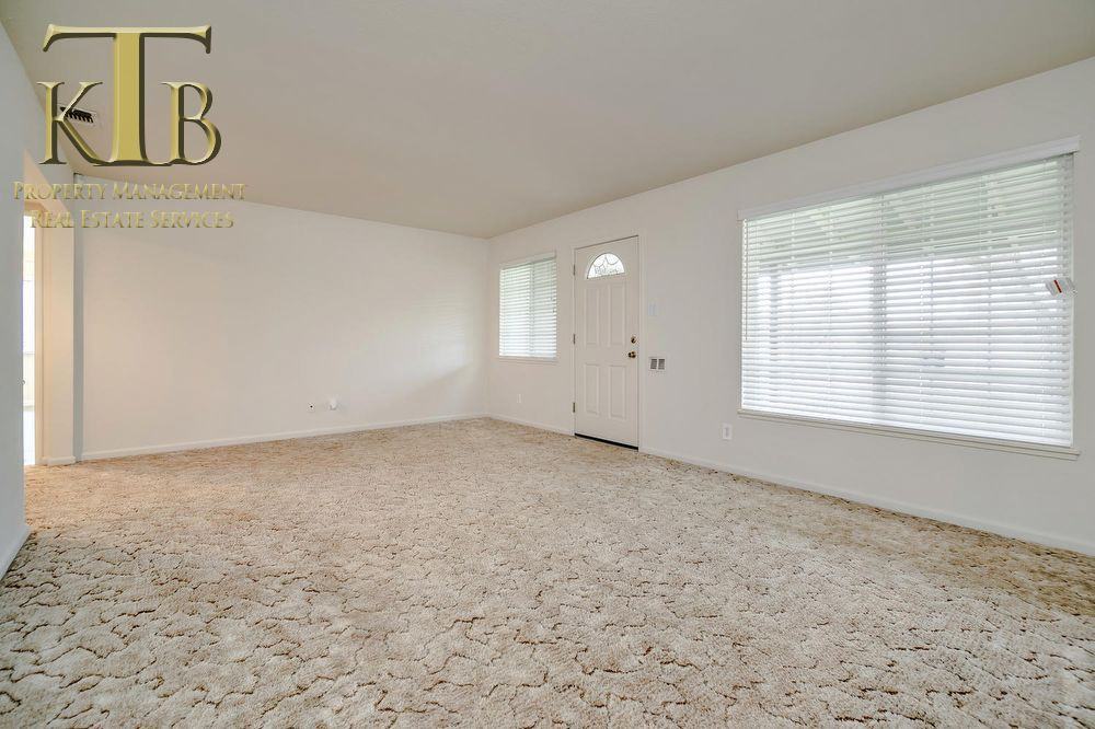 2419 Encinal Ave. - Photo 3 of 15