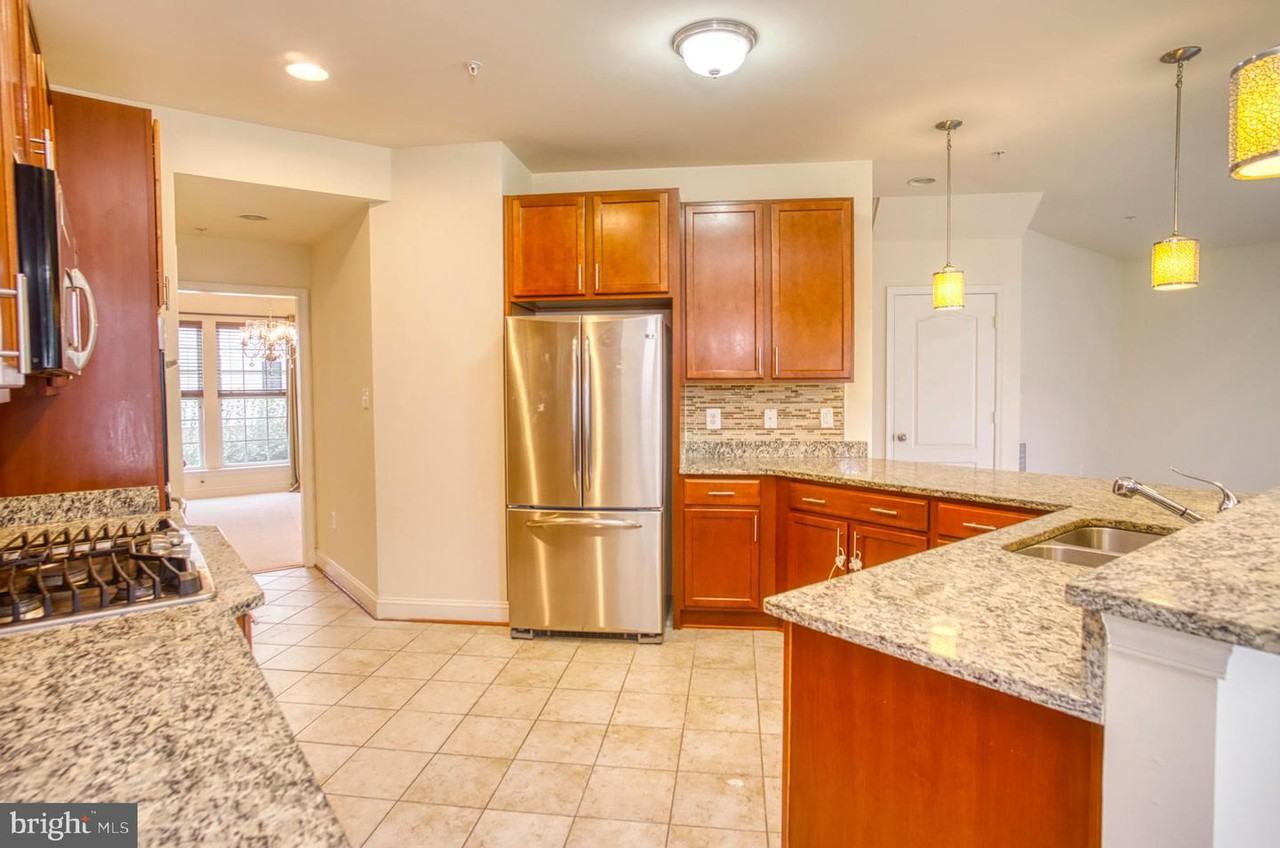101 Henry Stoupe Way - Photo 3 of 9