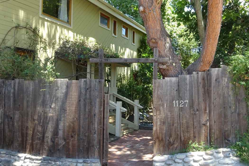 1127 Rosario Dr - Photo 2 of 50