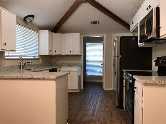 500 Chaffee Dr - Photo 2 of 11