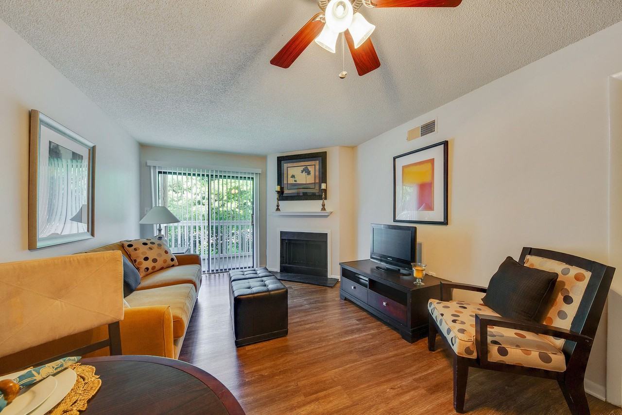 Woodberry Apartments - Photo 3 of 21