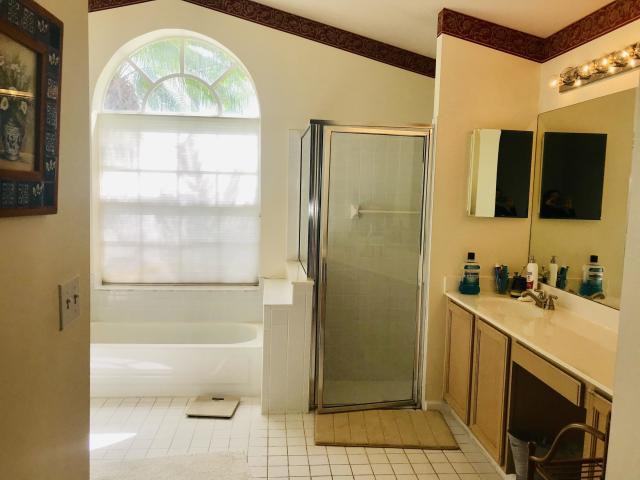 6103 Kemper Lakes Drive - Photo 3 of 6