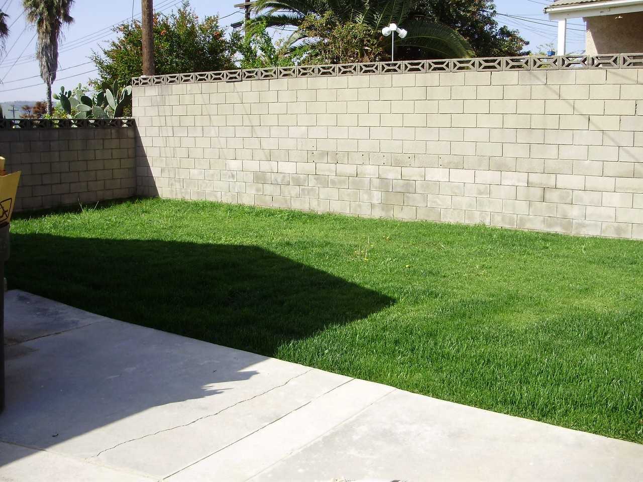 3232 E Quinnell Dr - Photo 2 of 11