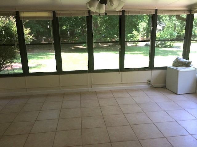 127 Carrollwood Dr - Photo 2 of 11