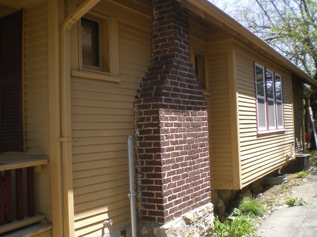 5717 Forest Ave - Photo 3 of 18